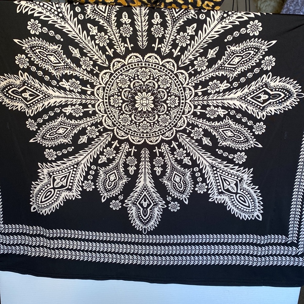 Black & white size small top - Picture 5 of 6